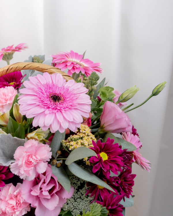 Canasta con Gerberas Margarita - Image 3